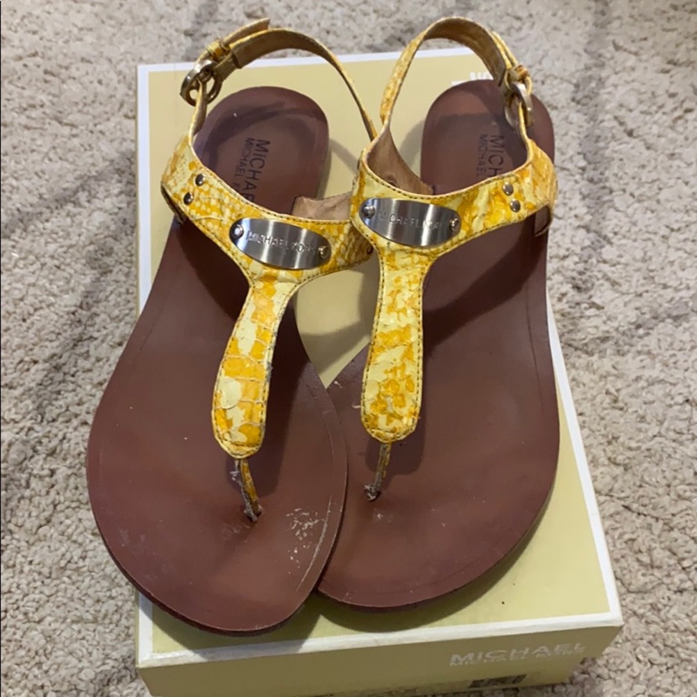 Thong sandal